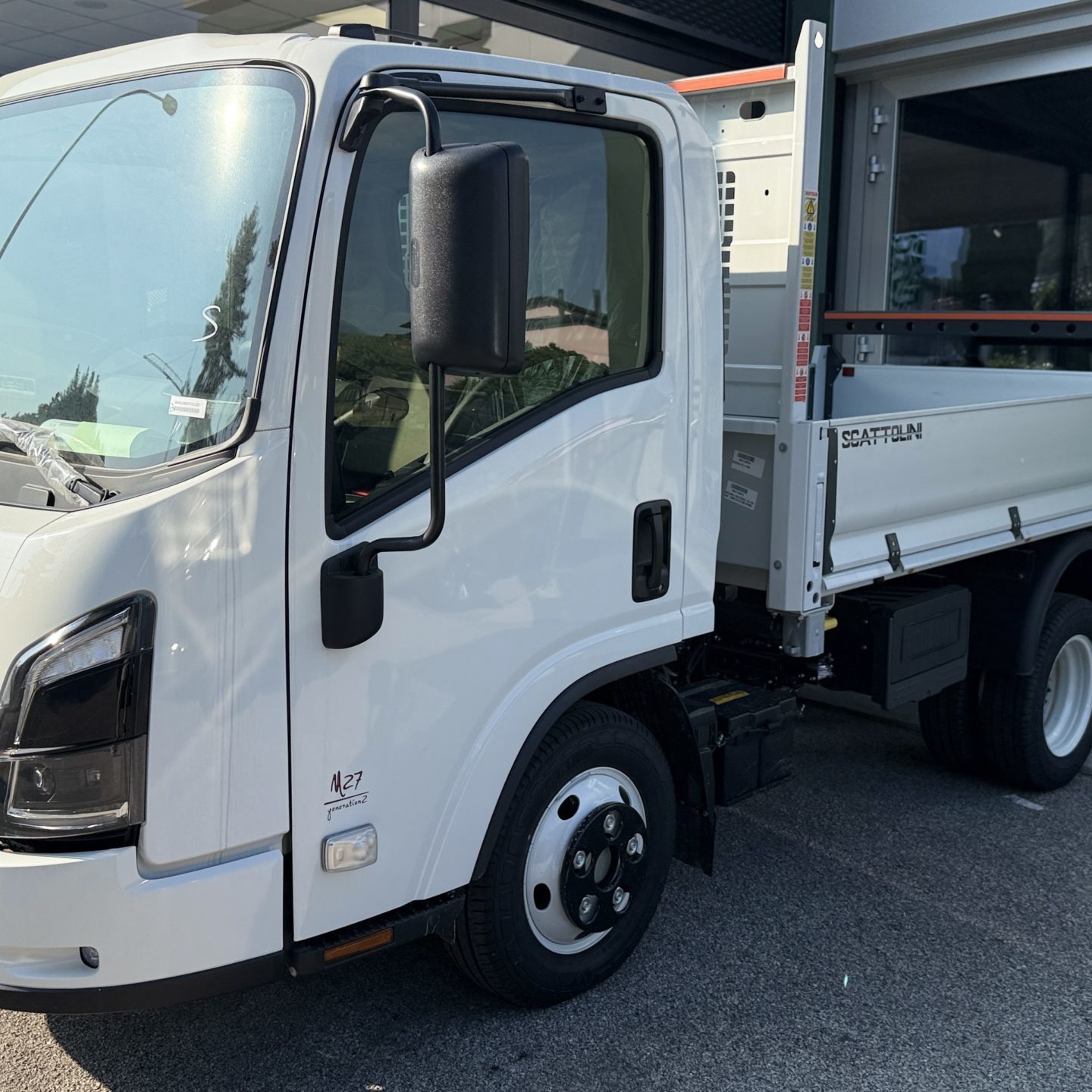 Nuovo Isuzu M27