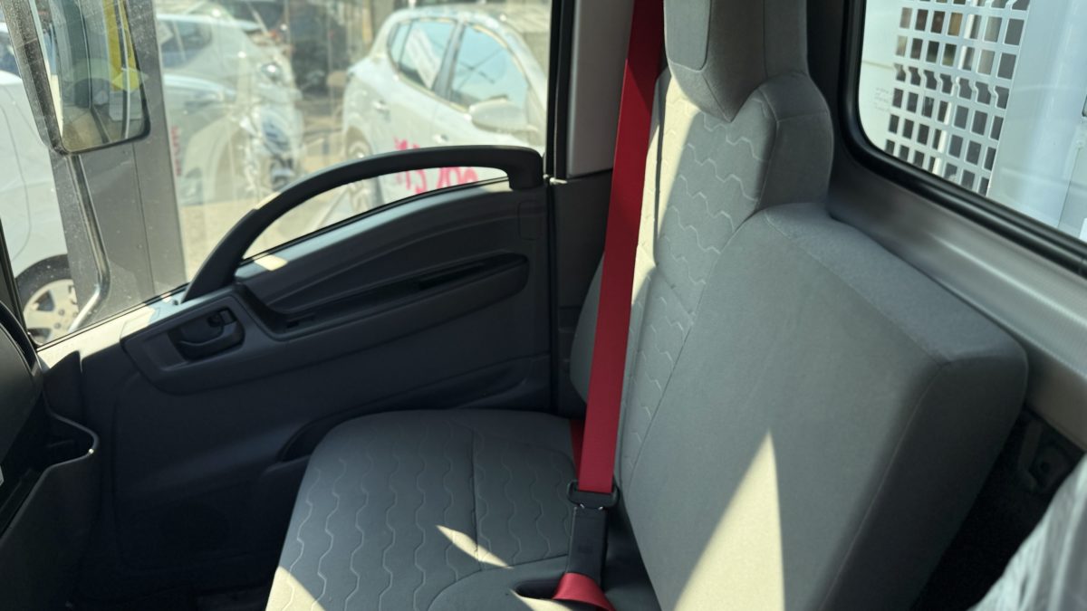 Nuovo Isuzu M27